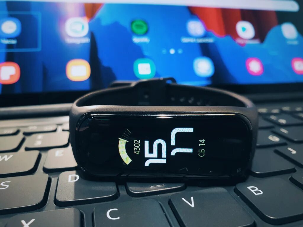 Galaxy fit 3 как подключить к айфону Обзор Galaxy Fit2: 16 дней с фитнес-браслетом Samsung в режиме 24/7