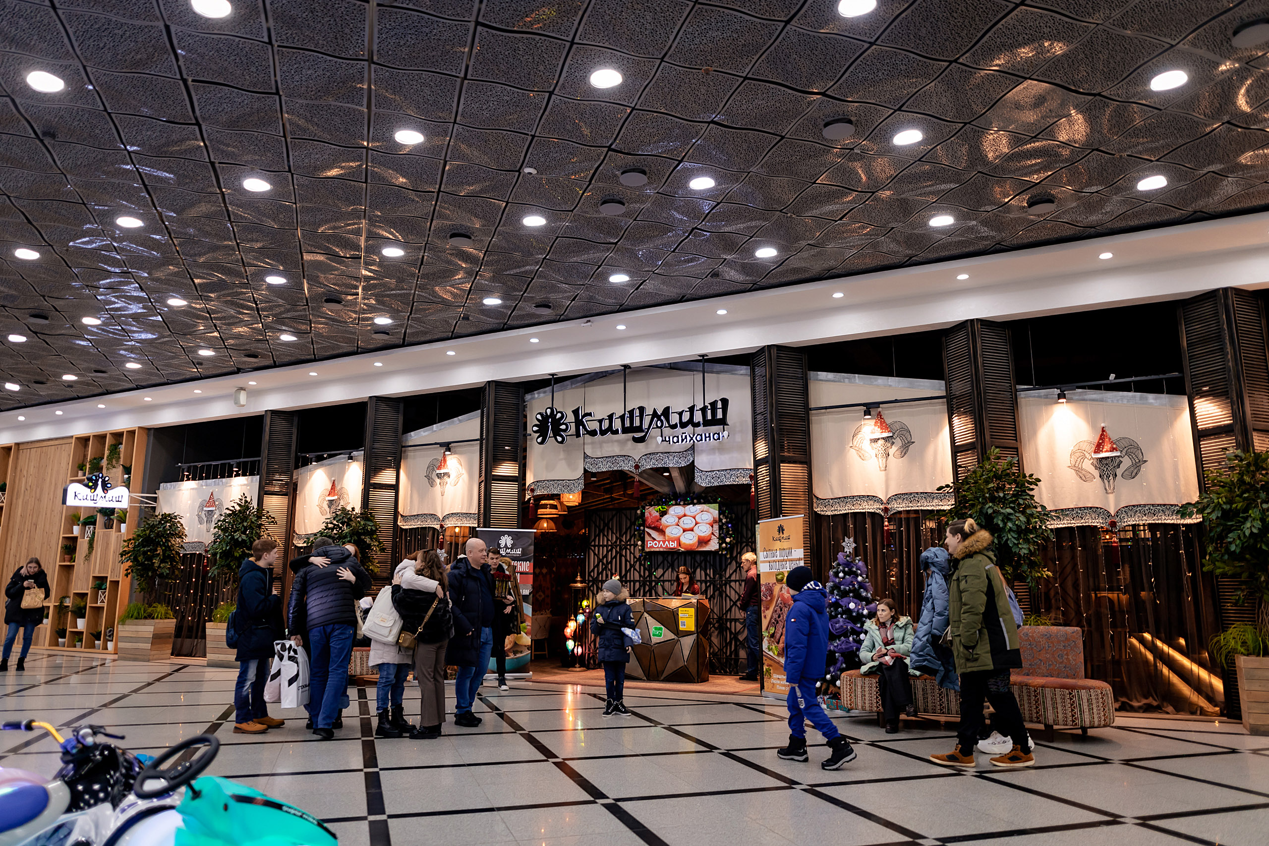 Gamepark ул 8 марта 46 фото Особенности ресторана Кишмиш в Екатеринбурге, улица 8 Марта, 46 - Яндекс Карты