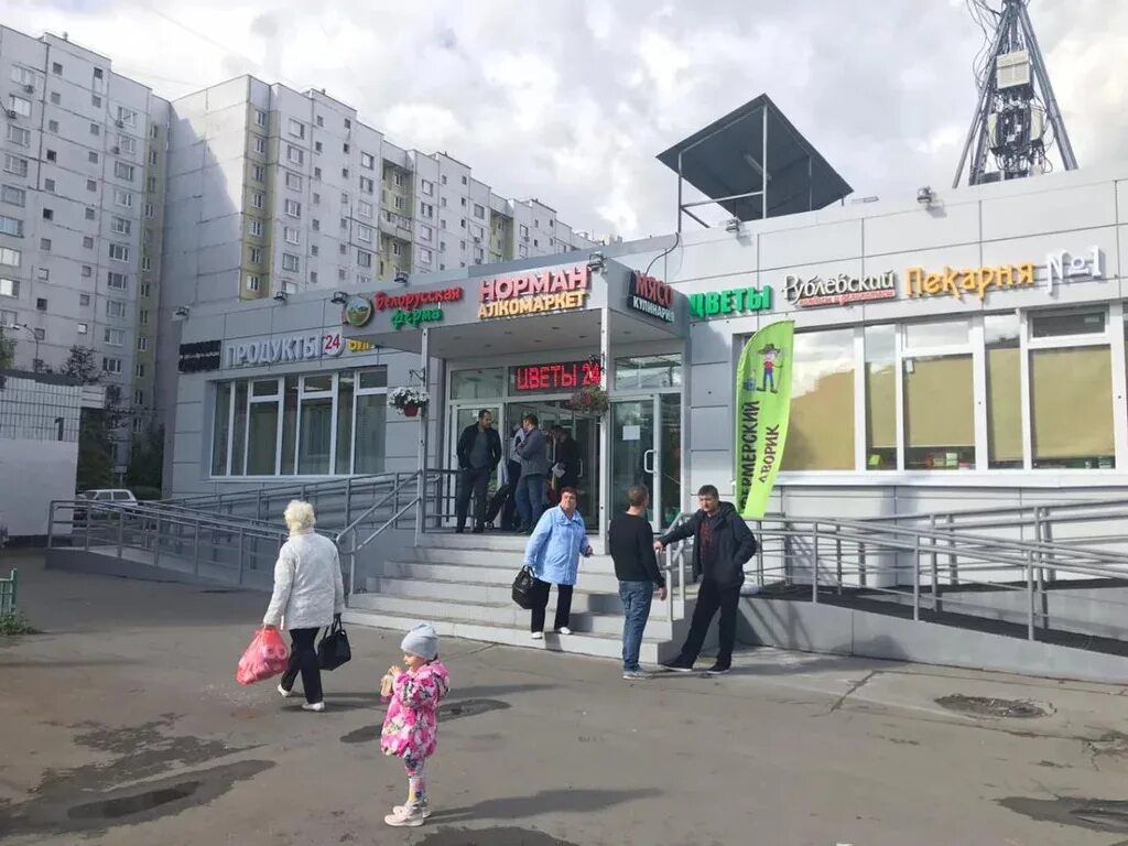 Gap ola ул маршала захарова 5 фото Аренда торгового помещения на ул.Маршала Захарова д.12, 60000 руб.