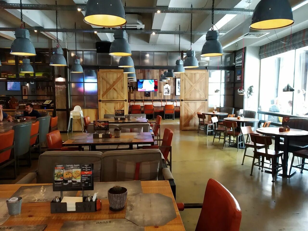 Garage просп гагарина 1 фото Фото: Папа's beer garage, ресторан, просп. Мира, 91, Красноярск, Россия - Яндекс