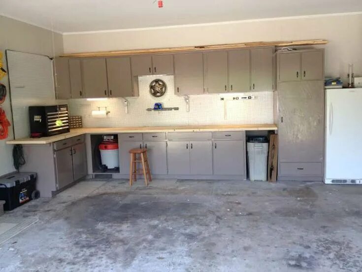 Garagekitchen 2б микрорайон северный фото Found on Bing from simplyorganizedyou.com Kitchen cabinets in garage, Garage rem