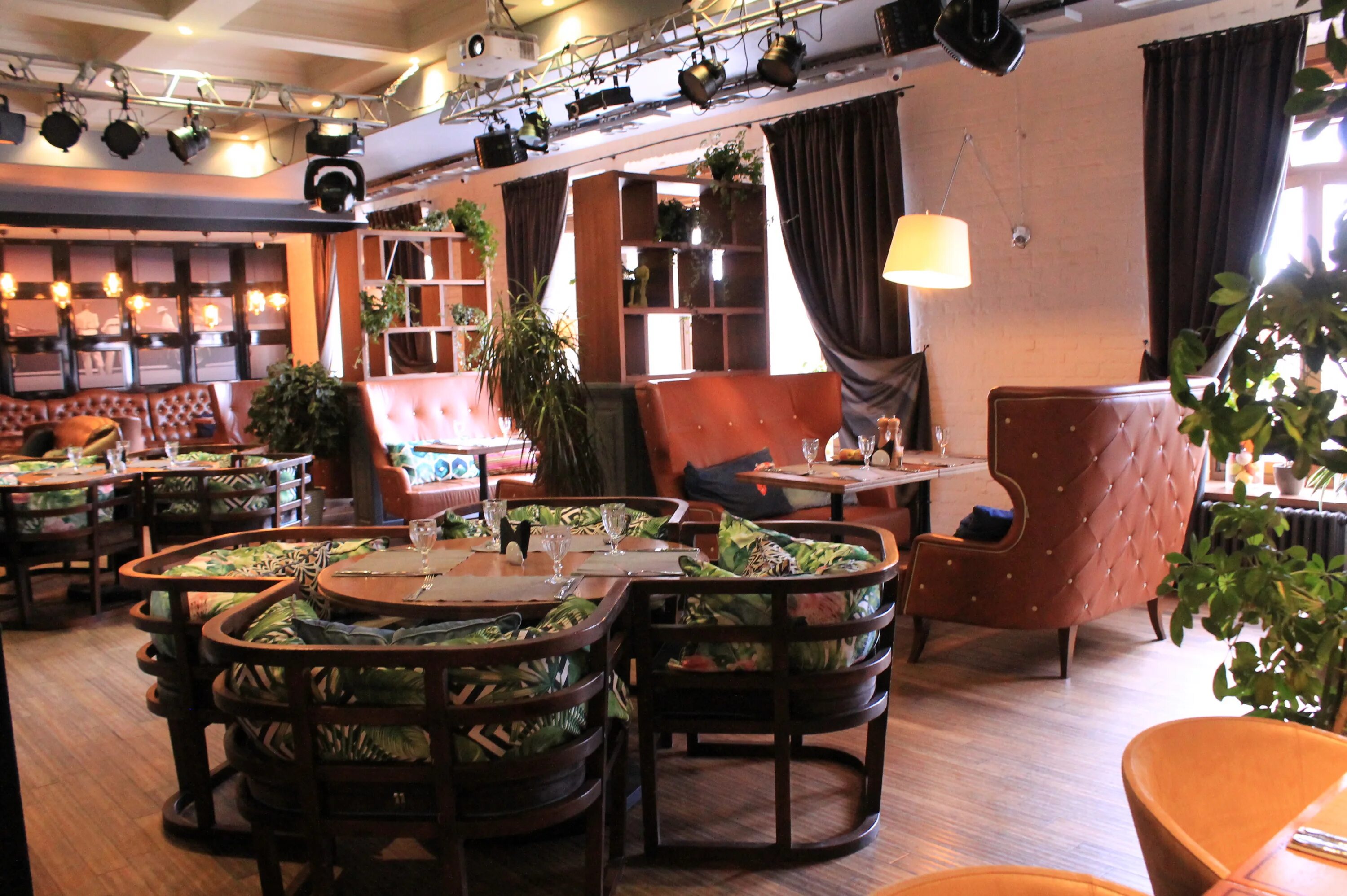 Garden cafe ул максима горького 39 фото Особенности ресторана НеГорький сад в Ижевске, улица Максима Горького, 72 - Янде