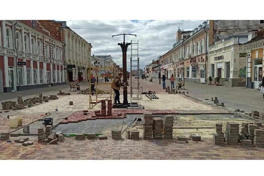 Garden коммунальная ул 9 тамбов фото Вокруг "Тамбовской казначейши" на Коммунальной обновляют плитку