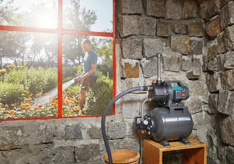 Gardena 3000 4 подключение Насосная станция напорный Gardena 3000/4 600Вт 3000л/час (09020-29.000.00) - куп