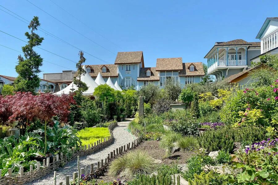 Gardenia shevardnadze тбилиси квартал лоткини фото Gardenia Shevardnadze, Tbilisi