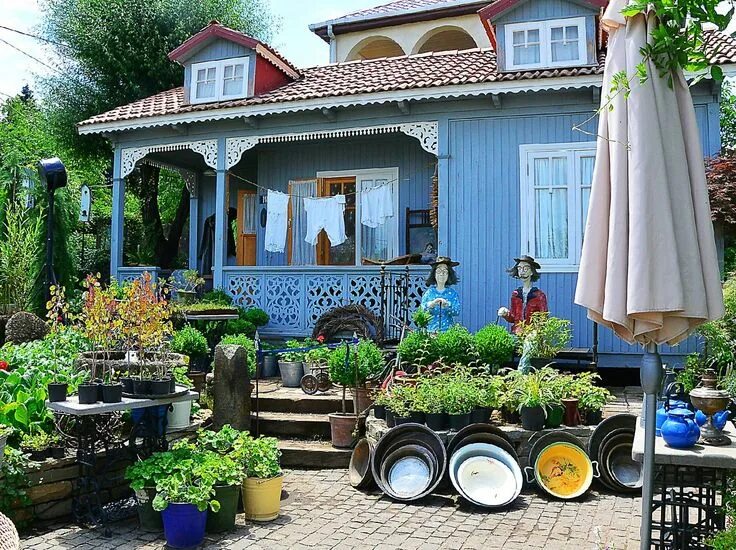 Gardenia shevardnadze тбилиси квартал лоткини фото Gardenia Shevardnadze, Tbilisi, Georgia Tbilisi, Gardenia, Georgia