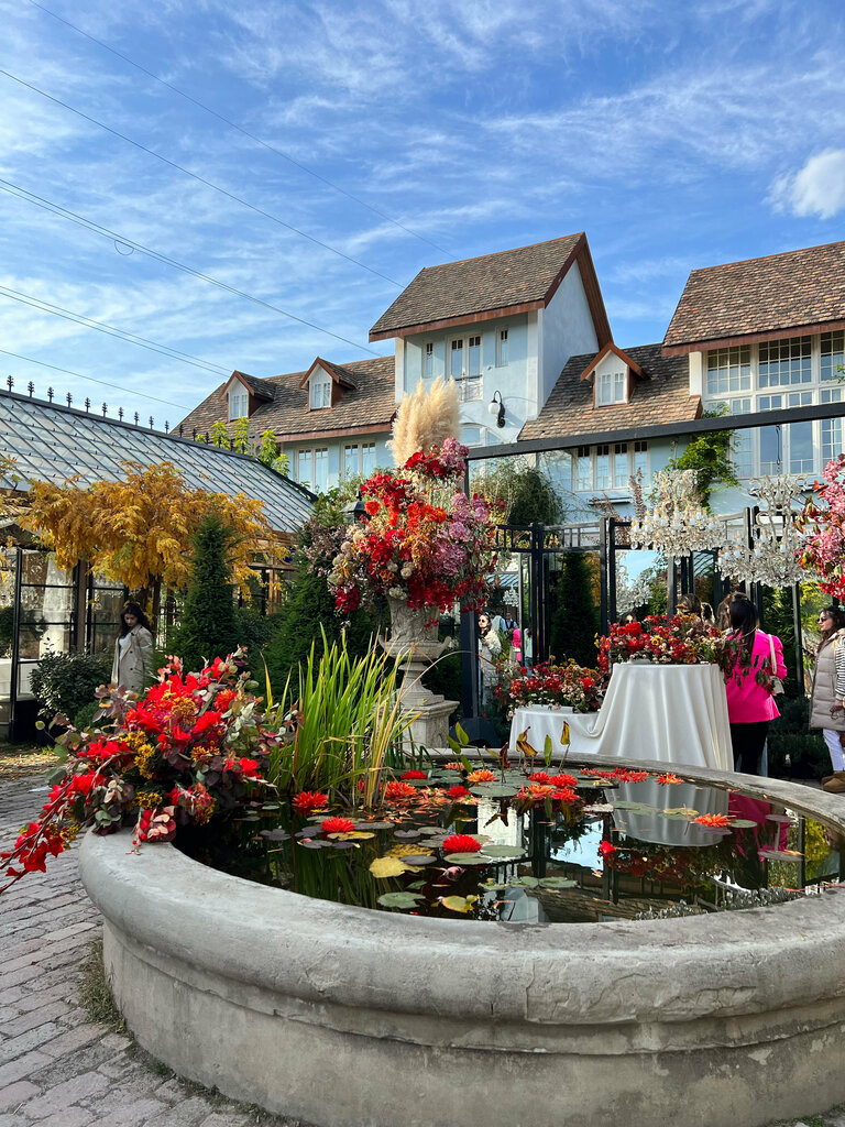 Gardenia shevardnadze тбилиси квартал лоткини фото Gardenia Shevardnadze, landmark, attraction, Tbilisi, Nikoloz Khudadovis Street 
