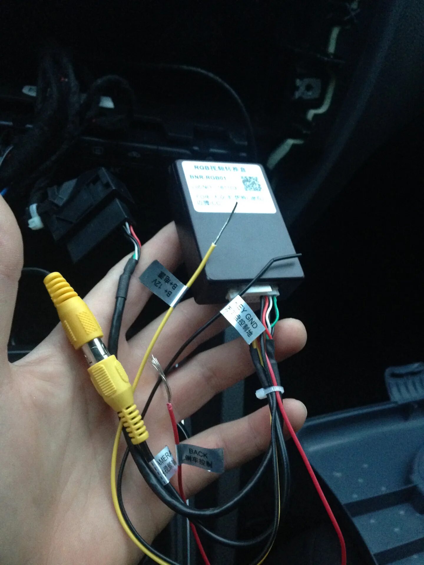 Gathers подключения камера заднего OEM камера заднего вида vs RCD 330+ через переходник RGB CVBS - Volkswagen Jetta