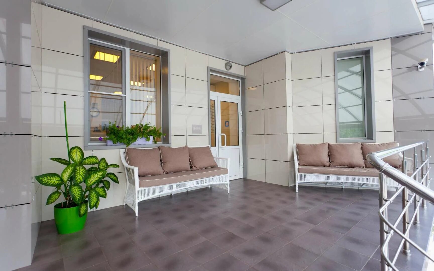 Gatsby плановый пер 5 школьный микрорайон фото Телефон клиники здрава