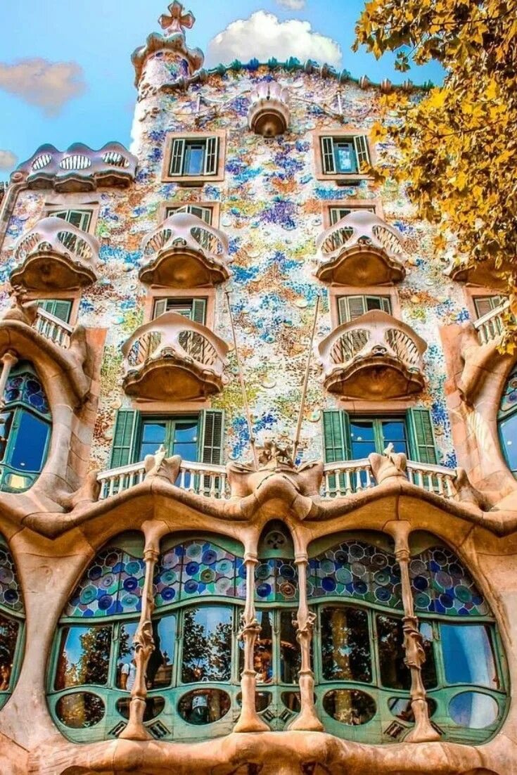 Gaudi ул мира 6а фото The Top 13 things to do in Barcelona Ӏ 2020 Travel Guide Gaudi architecture, Gau