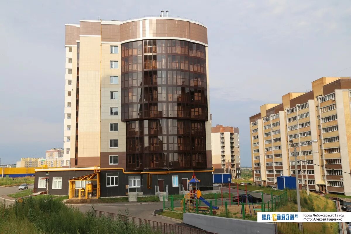 Gazirovka просп тракторостроителей 11 чебоксары фото Торец дома Тракторостроителей 72 - август 2015-го