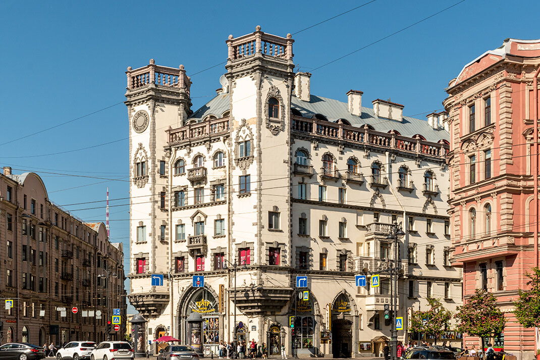 Gazovik68 площадь льва толстого 4а фото Пешком по Петербургу. Дом с башнями на площади Льва Толстого 4traveler Дзен