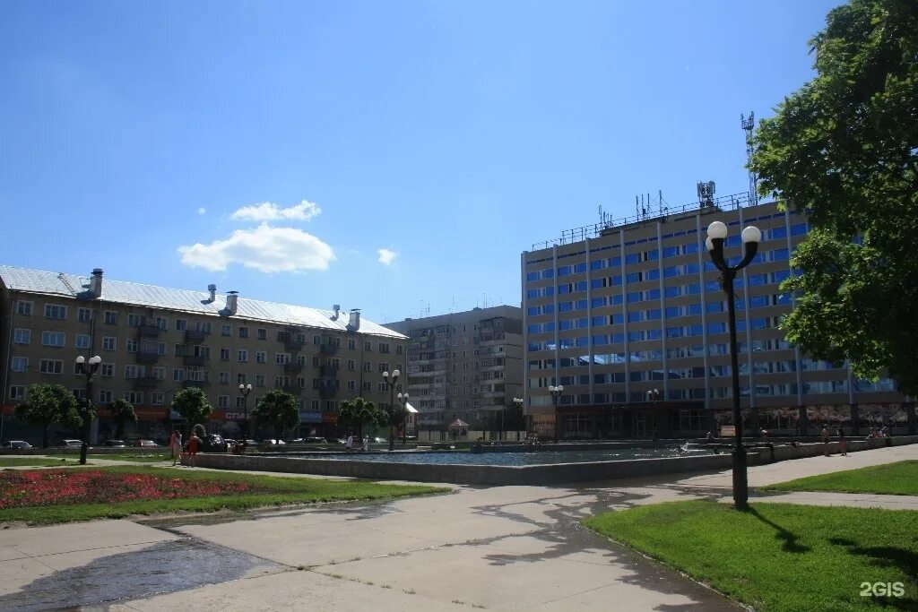 Gazovik68 площадь льва толстого 4а тамбов фото Тамбов, Сквер у гостиницы "Державинская" - 2ГИС