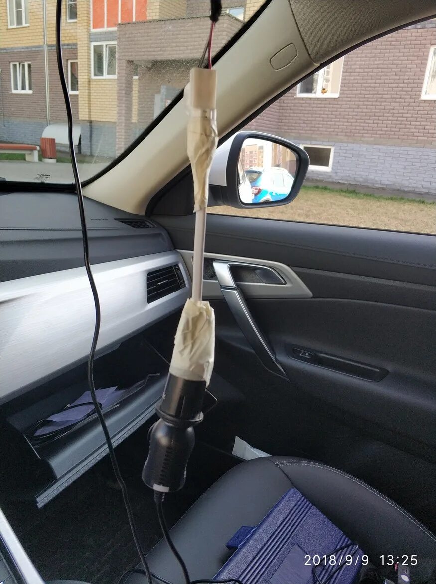 Geely atlas 2024 подключение видеорегистратора 2018-09-09. Подключаем регистратор в штекер за плафоном освещения - Geely Atlas 