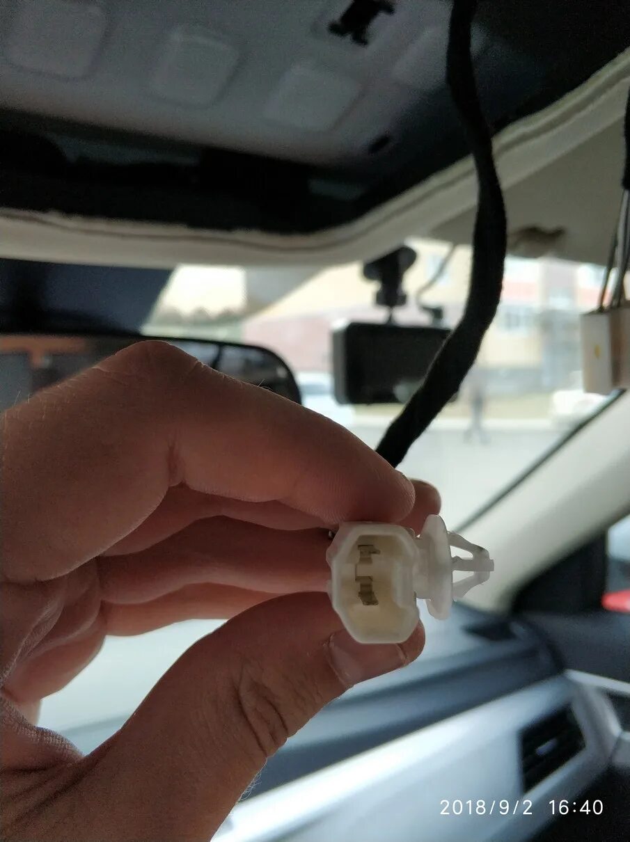 Geely atlas 2024 подключение видеорегистратора 2018-09-09. Подключаем регистратор в штекер за плафоном освещения - Geely Atlas 
