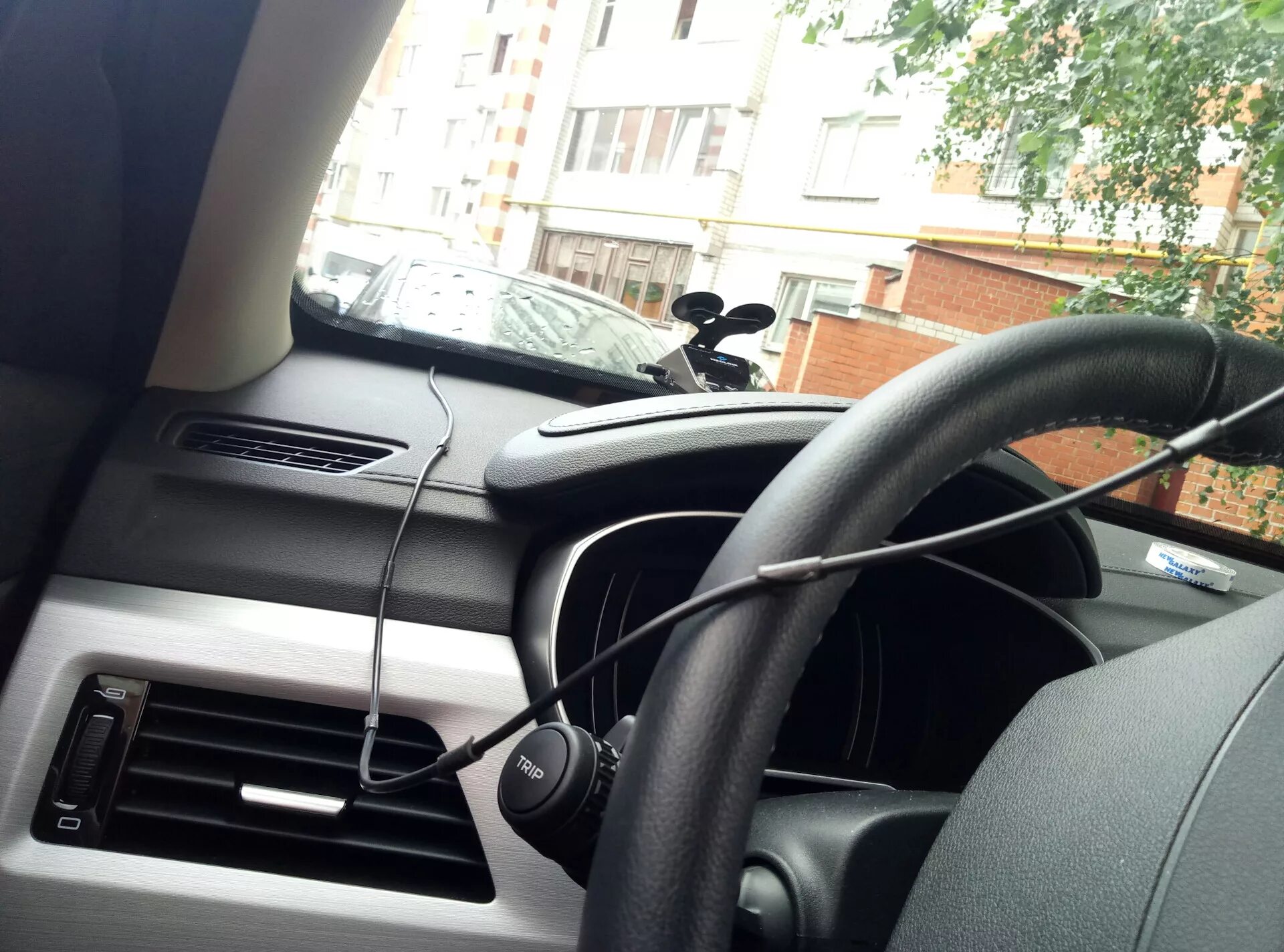 Geely atlas 2024 подключение видеорегистратора Подключение регистратора и радар-детектора - Geely Atlas (1G), 2,4 л, 2018 года 