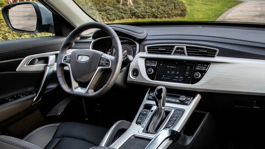 Geely atlas фото салона У кроссовера Geely Atlas самые преданные владельцы в России ТАРАНТАС НЬЮС Дзен