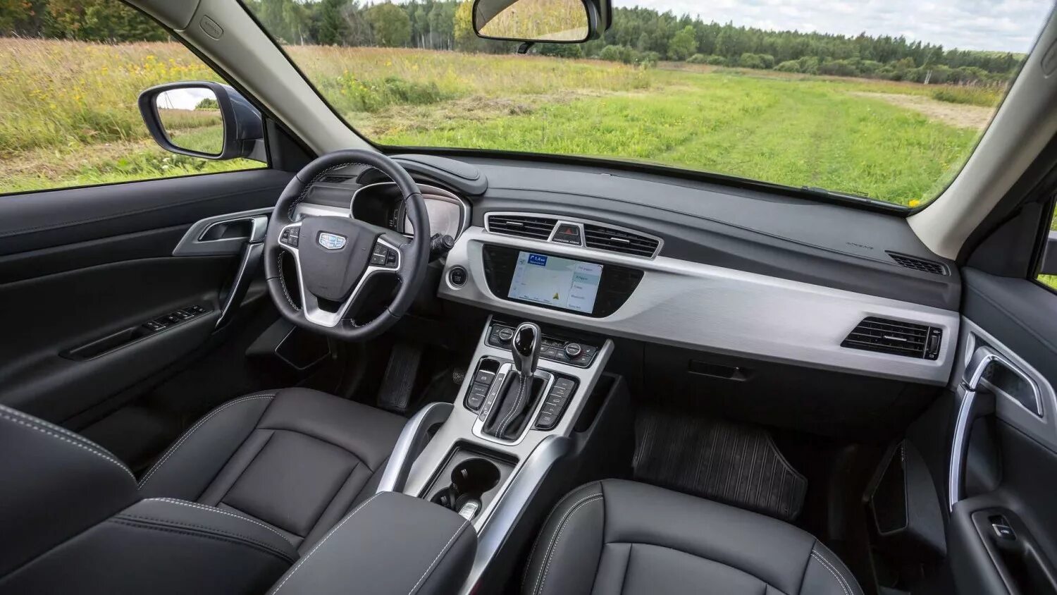 Geely atlas фото салона В машинах Geely появился бортовой компьютер "Яндекс.Авто" с SIM-чипами от МТС - 