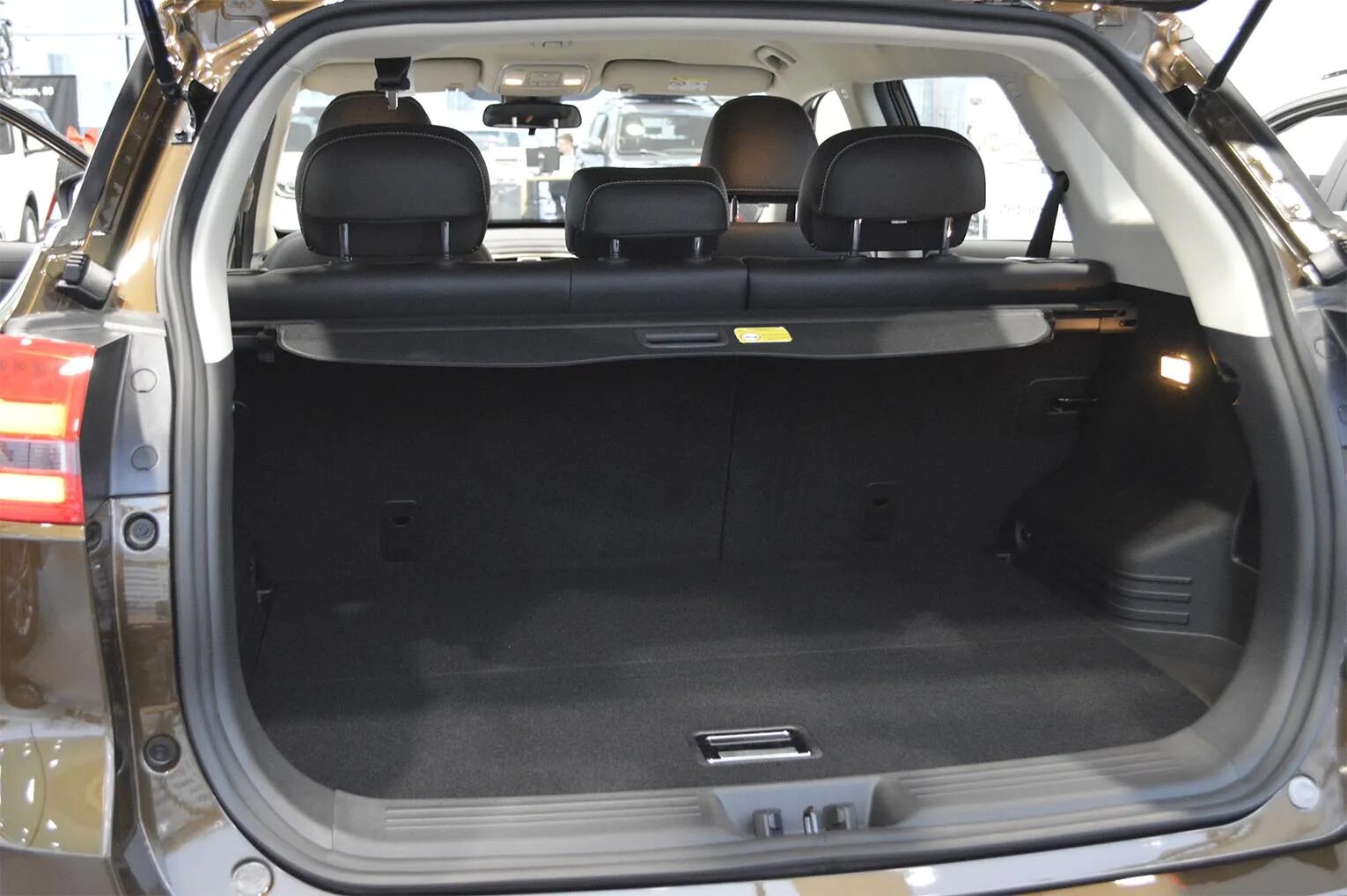 Geely atlas pro фото багажника Обзор Geely Atlas 2.4: характеристики, расход топлива, экстерьер, ходовые качест