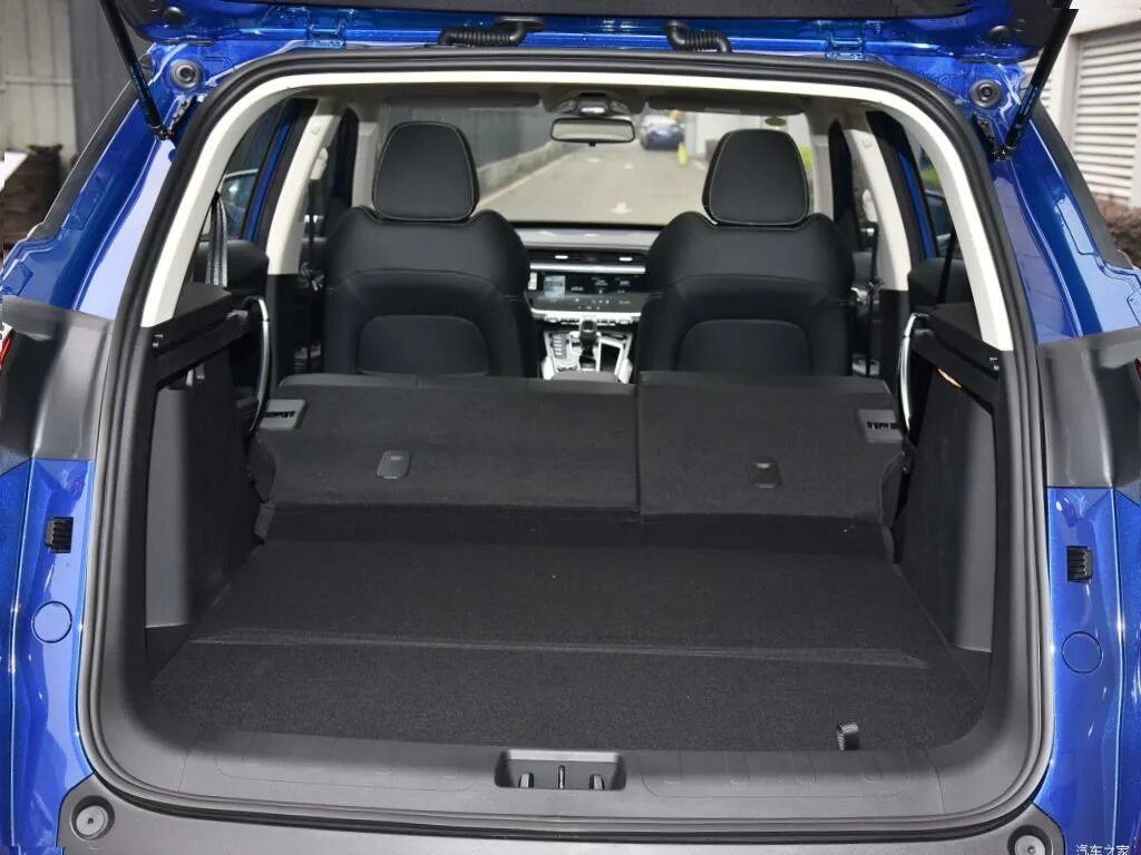 Geely atlas pro фото багажника Объем багажника geely atlas pro - BestChehol.ru