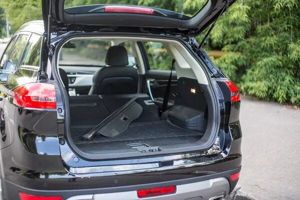 Geely atlas pro фото багажника Тест Geely Atlas: стоит ли покупать и почему?