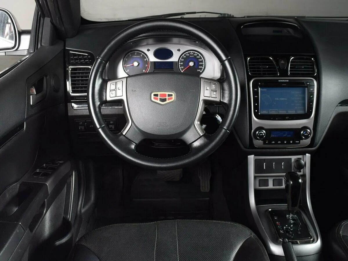 Geely emgrand фото салона Купить б/у Geely Emgrand бензин вариатор в Воронеже: серый 2013 седан 2013 года 