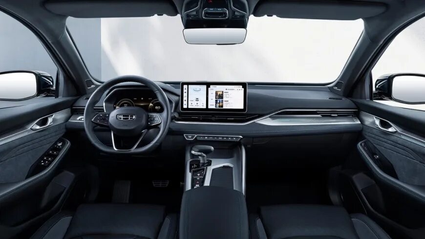 Geely фото салона Geely Preface L с тремя агрегатами на 380 л.с. начнет продаваться в России в 202