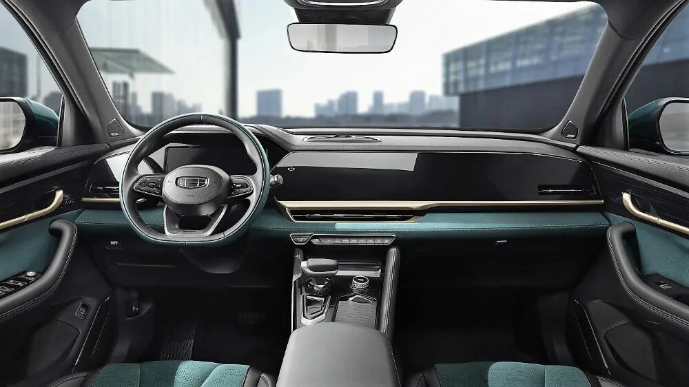 Geely manjaro фото салона Большой кроссовер с двигателем Volvo, тремя дисплеями и адаптивным круиз-контрол