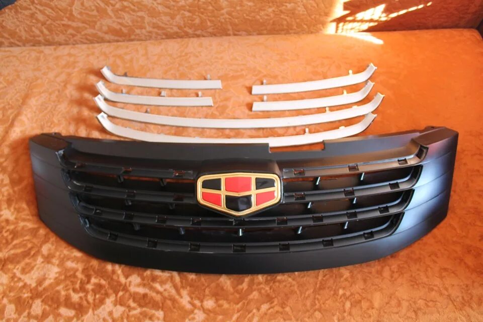 Geely monjaro решетка тюнинг Затянул радиаторную решетку в белый 3D-карбон - Geely Emgrand EC7 FE-1, 1,5 л, 2