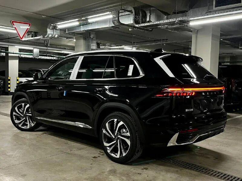 Geely monjaro тюнинг фото Купить GEELY MONJARO 2.0 238 л.с. Flagship черный, комплектация и описание