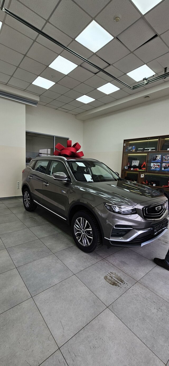 Geely ул дзержинского 52 фото Geely Медведь-Прогресс, официальный дилер Geely, улица Караульная, 33, Красноярс