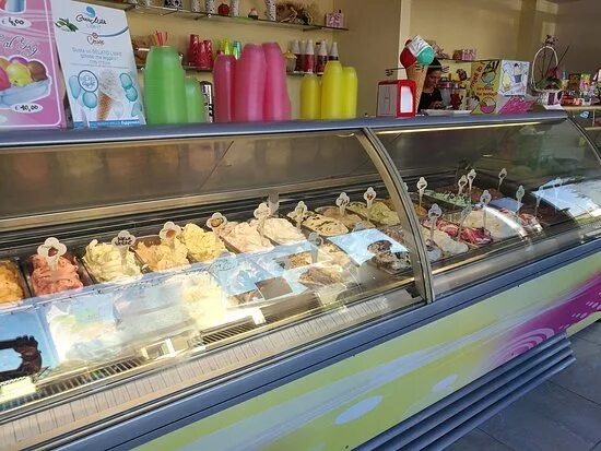 Gelateria ул пушкина 11 фото L'interno. - Picture of Gelateria Ice Cream Bordon, San Dona Di Piave - Tripadvi