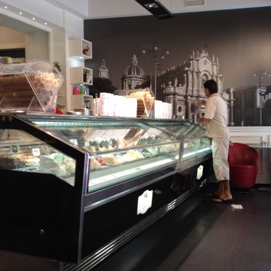 Gelateria ул пушкина 11 фото Foto di Gelateria Caffetteria La Siciliana - Kedai Gelato di Trieste