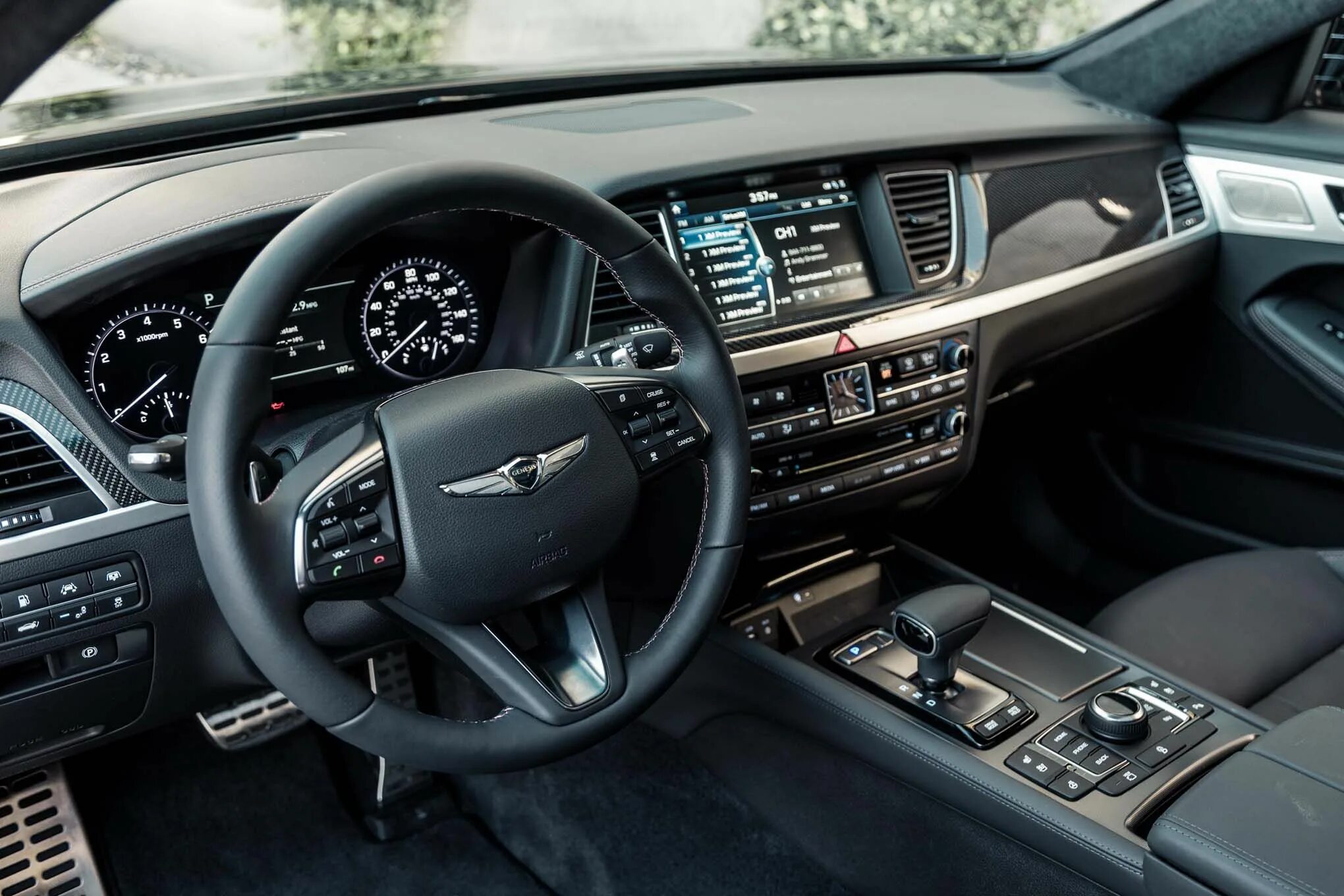 Genesis фото салона 2018 Genesis G80 Sport First Drive: Notice Me! Genesis, Hyundai genesis, Sport o