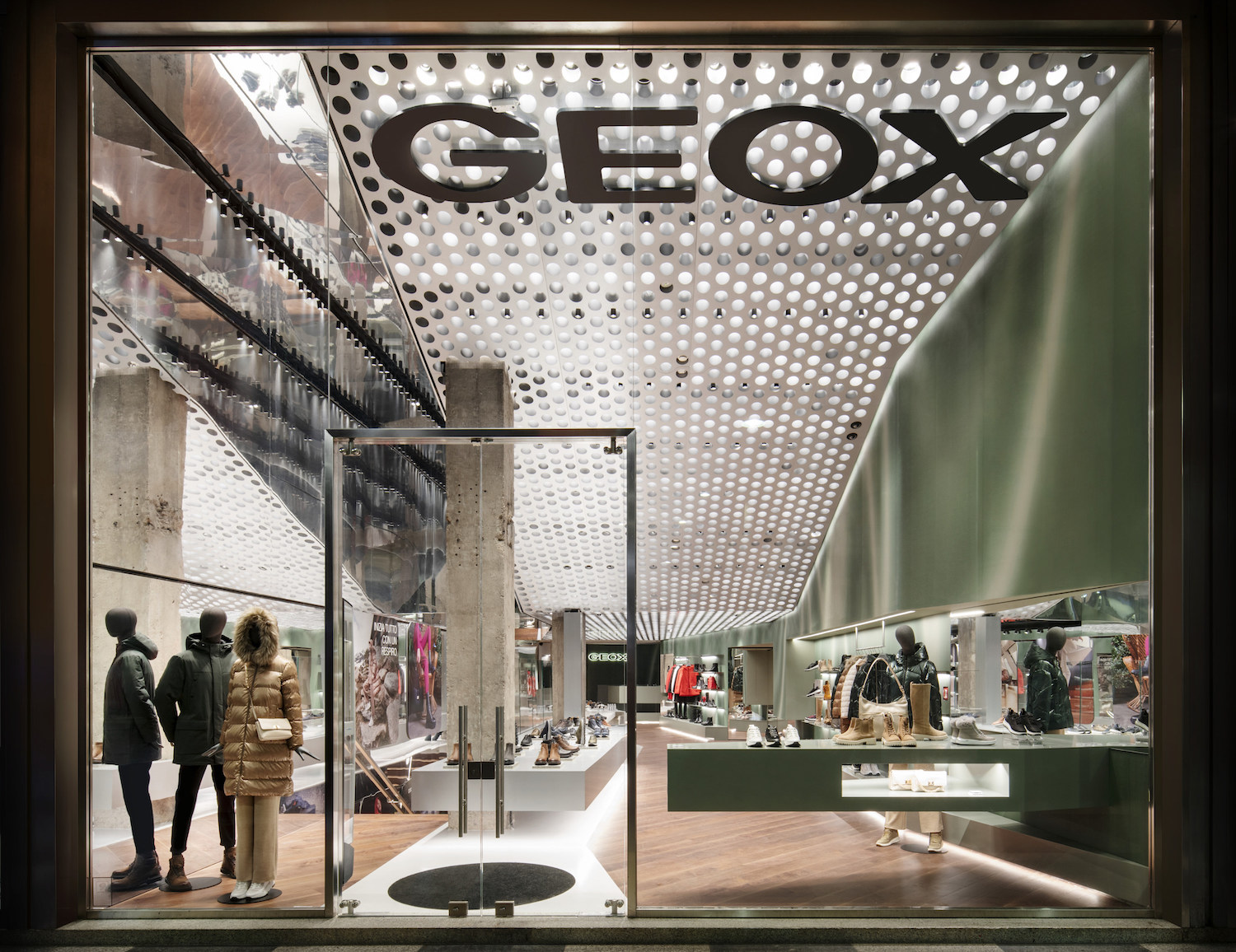 Geox большая тульская ул 13 фото The Brands: Discover how Geox's new Milan store embraces sustainability