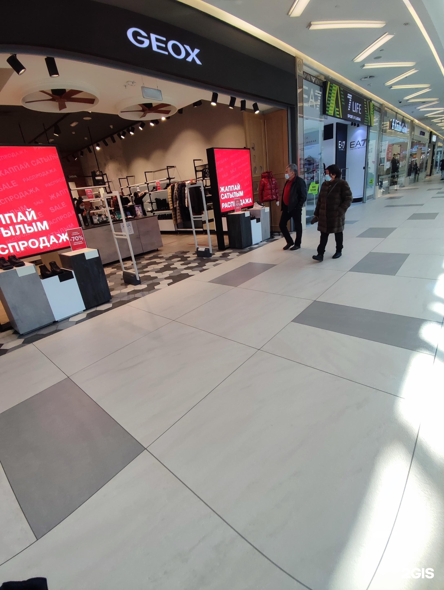 Geox ул 8 марта 32 фото GEOX, магазин обуви и аксессуаров, ТРЦ Mega Center Alma-Ata, улица Розыбакиева, 