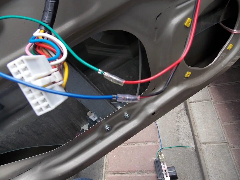 Getz точки подключения замена центрального замка - Hyundai Getz, 1,4 л, 2010 года тюнинг DRIVE2