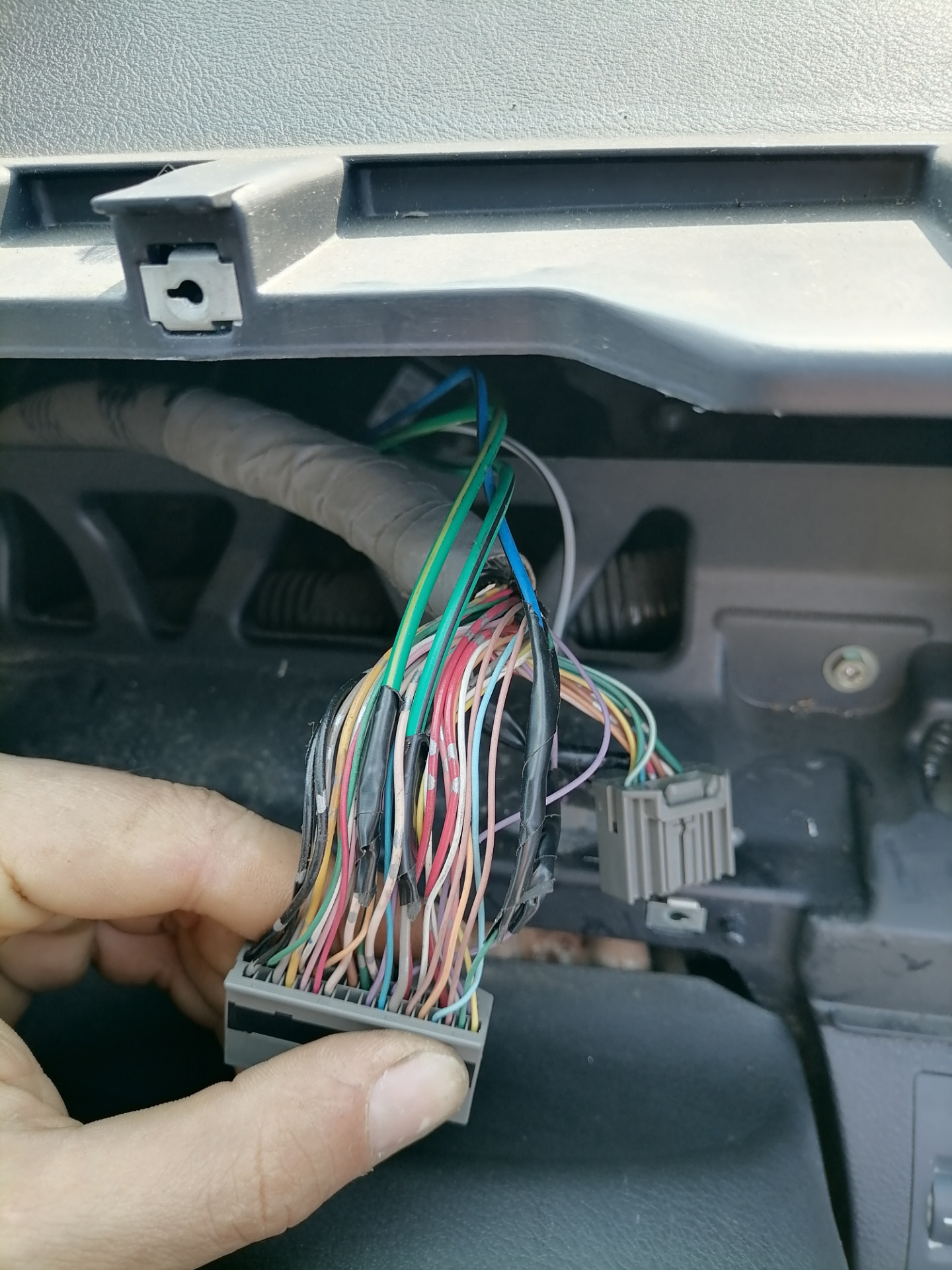 Getz точки подключения FAQ ТОЧКИ ПОДКЛЮЧЕНИЯ СИГНАЛИЗАЦИИ HONDA ZAST JE1 - Honda Zest, 0,7 л, 2008 года