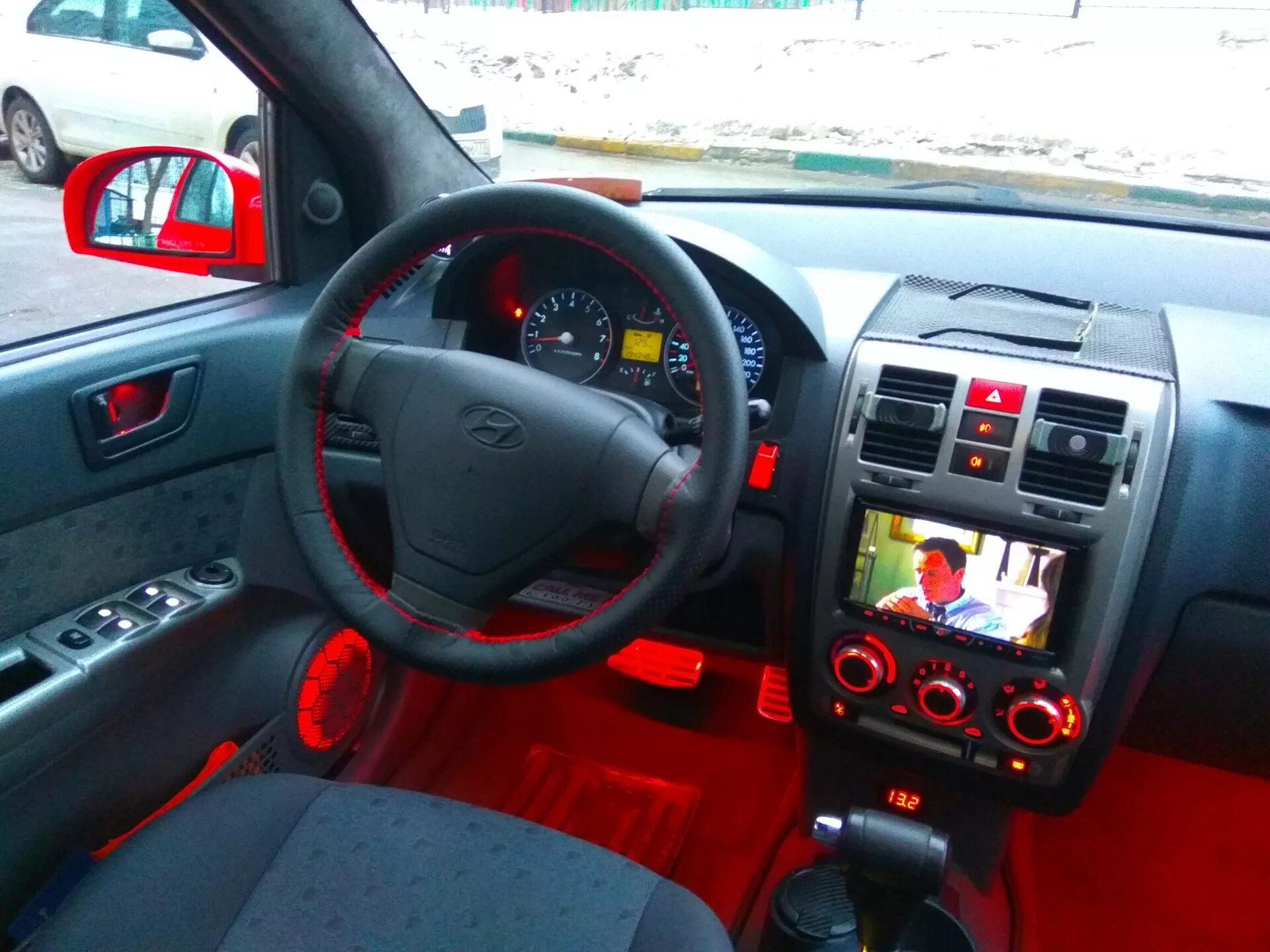 Getz тюнинг салона Новая оплетка руля - Hyundai Getz, 1,6 л, 2002 года аксессуары DRIVE2