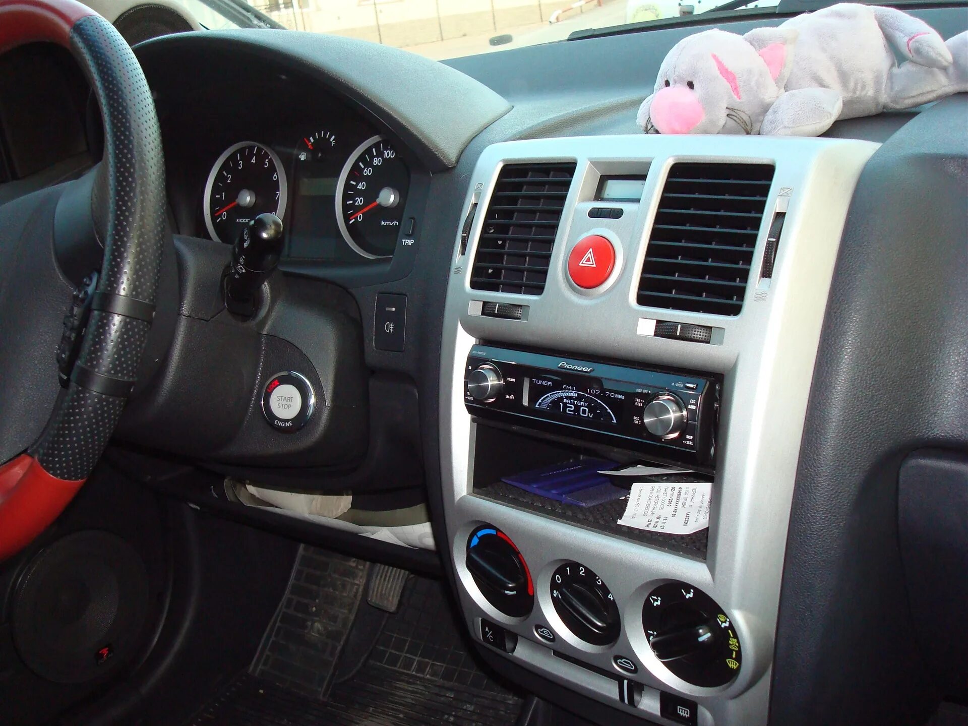 Getz тюнинг салона обновил кнопку Start-stop - Hyundai Getz, 1,4 л, 2008 года тюнинг DRIVE2