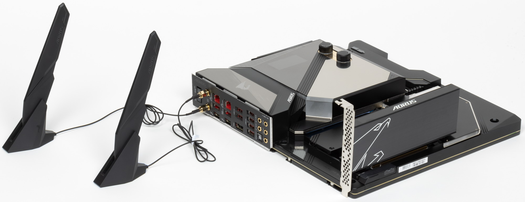 Gigabyte aorus waterforce x 280 электрические подключения Обзор материнской платы Gigabyte Z590 Aorus Xtreme WaterForce на чипсете Intel Z