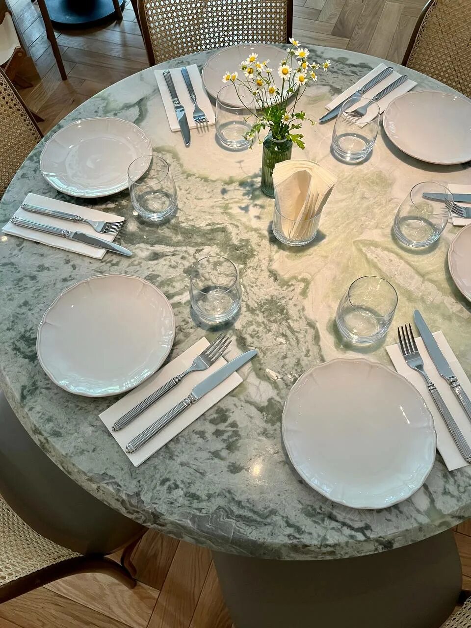 Gina ул николая столбова 1 3 фото На Столбова открылся еще один ресторан - Gina от создателей "Чирэм" - e-Kazan.ru