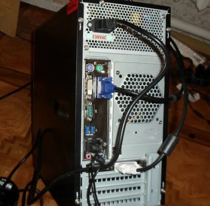 Ginzzu компьютер как подключить Ответы Mail.ru: Подскажите, правильно ли я подсоединил монитор к системнику? Там