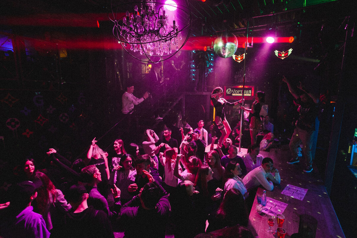 Gipsy bar ул труда 105 челябинск фото 10 мест в Челябинске, где можно зажигать до утра Челгид Дзен