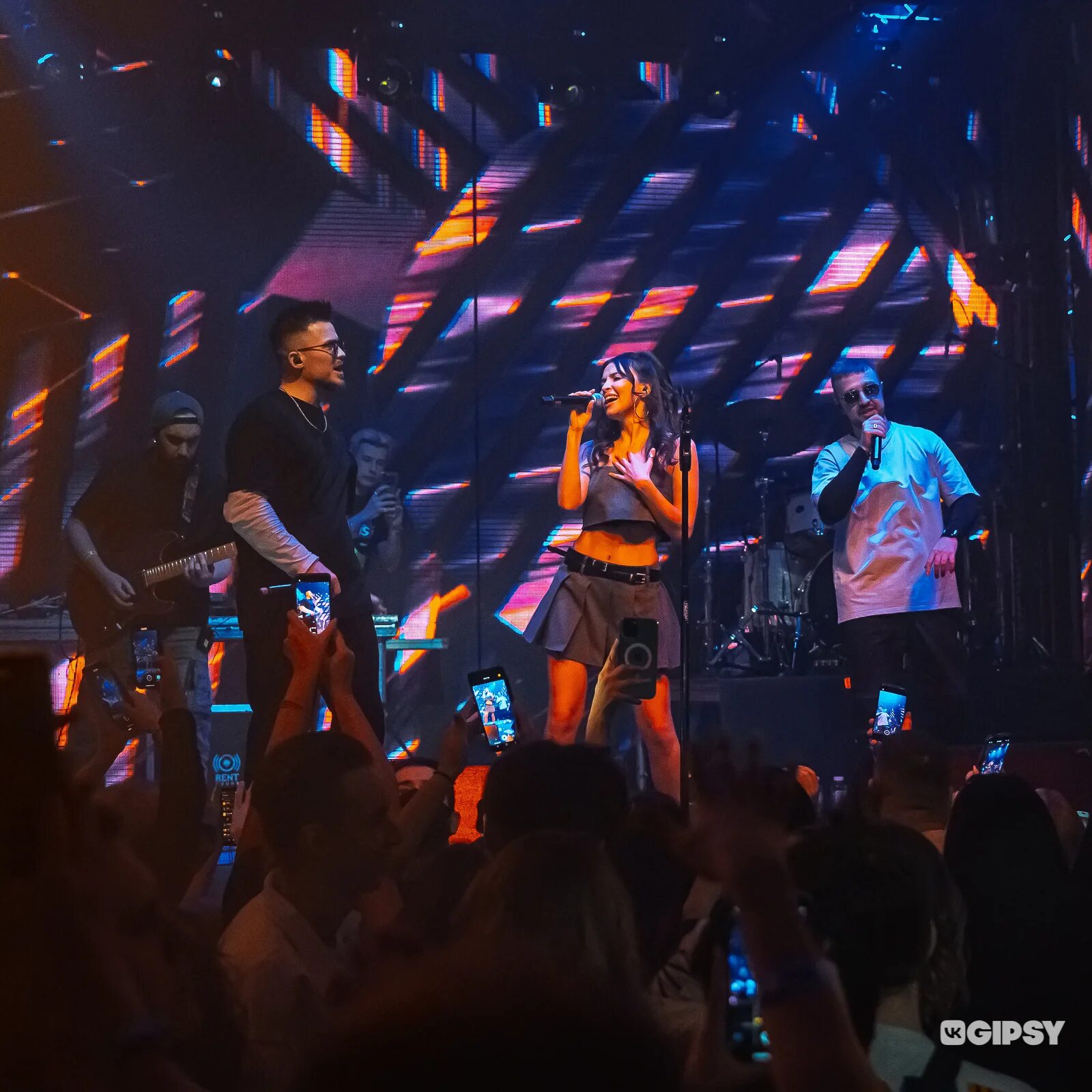 Gipsy клуб фото Фотоотчёт концерта Galibri & Mavik в бар клубе VK Gipsy. 03.02.2023