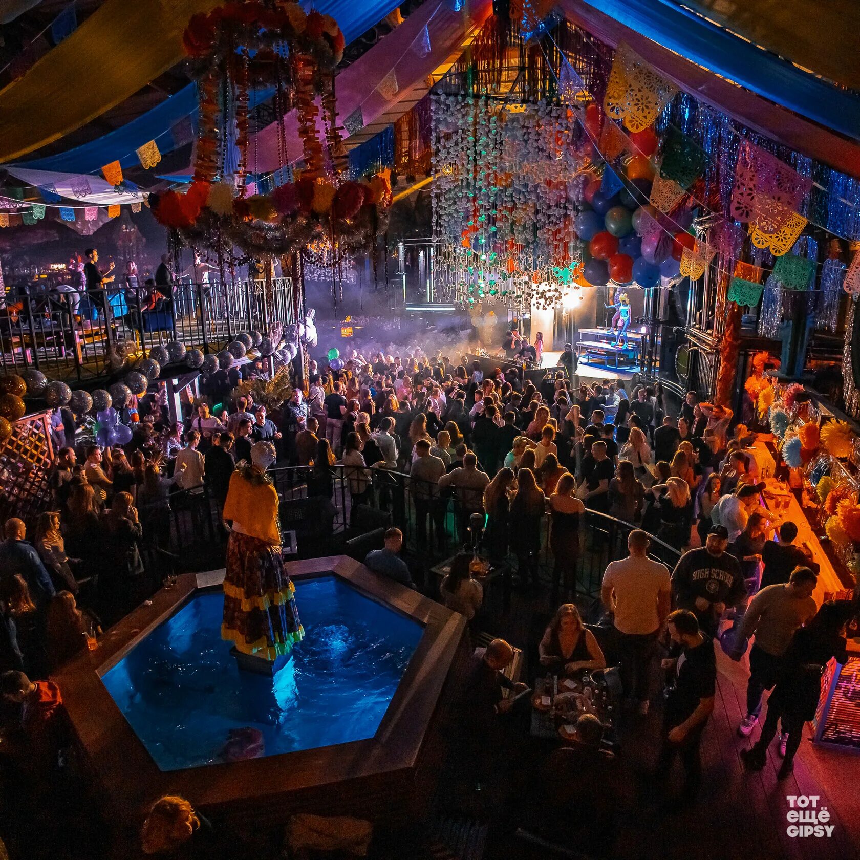 Gipsy клуб фото Фотоотчёт концерта МАКSИМ в бар клубе Gipsy. 02.12.2022