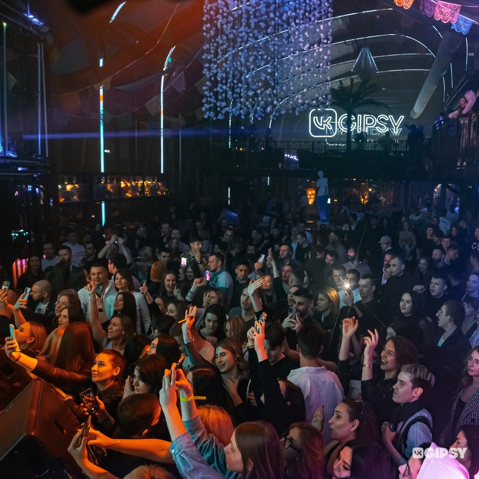 Gipsy клуб фото Фотоотчёт концерта Galibri & Mavik в бар клубе VK Gipsy. 03.02.2023