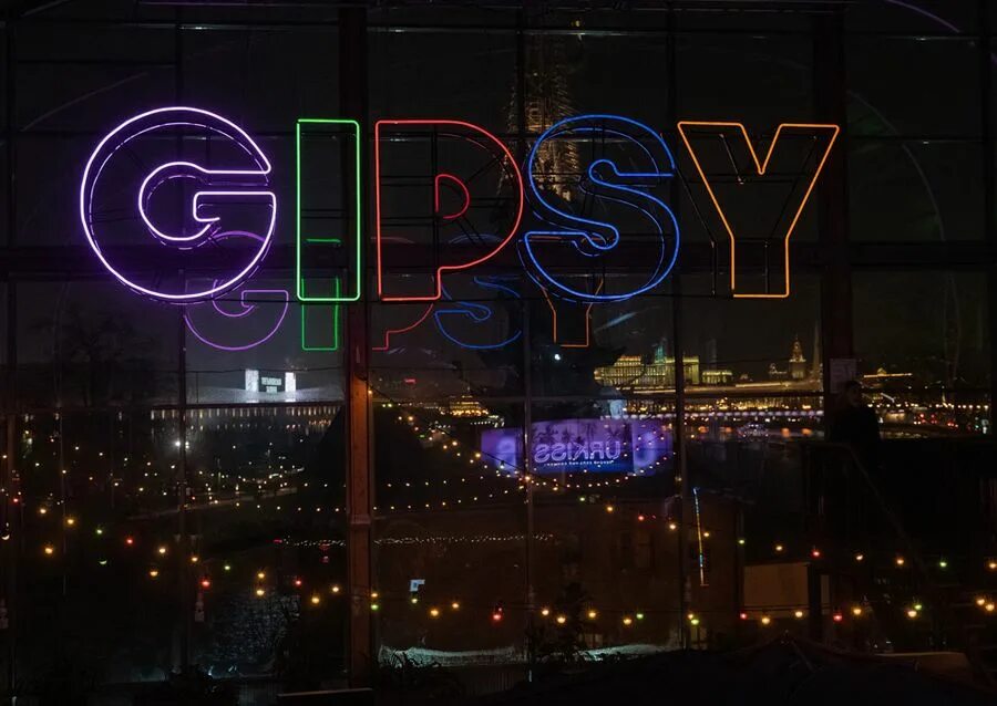 Gipsy клуб фото Москва никогда не спит. Кто зарабатывает на столичных тусовщиках