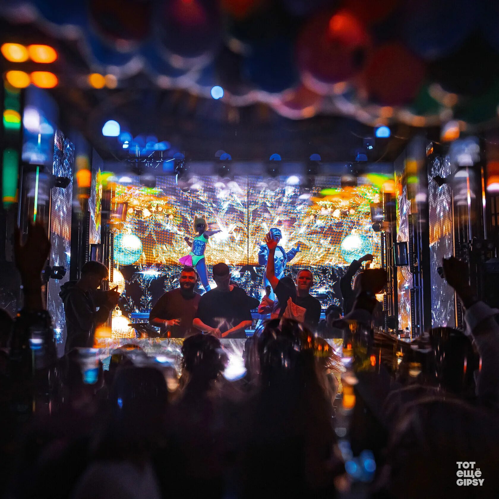 Gipsy клуб фото Фотоотчёт концерта МАКSИМ в бар клубе Gipsy. 02.12.2022