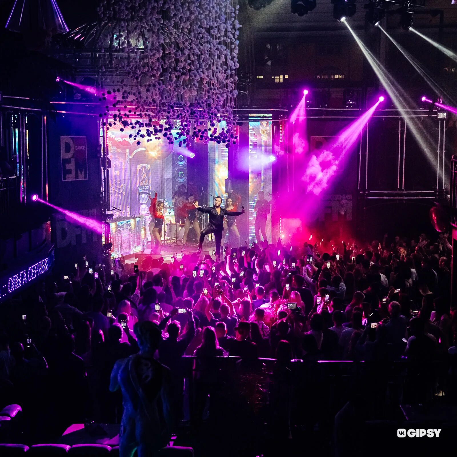 Gipsy клуб фото Фотоотчёт Дня Рождения DFM в бар клубе VK Gipsy. 01.07.2023